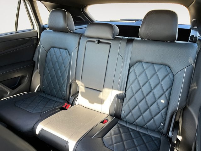 2025 Volkswagen Atlas Cross Sport 2.0T SEL Premium R-Line