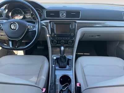 2017 Volkswagen Passat 1.8T SE