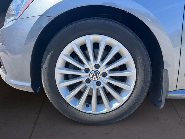 2017 Volkswagen Passat 1.8T SE