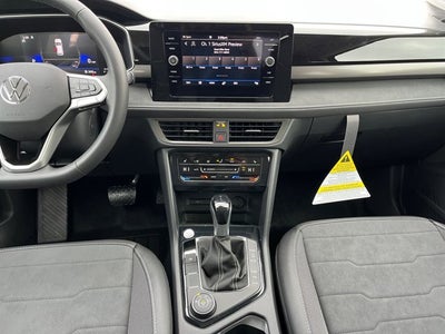 2026 Volkswagen Taos SE Black