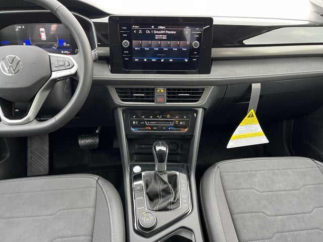 2026 Volkswagen Taos SE Black