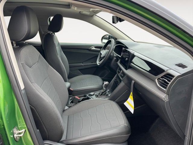 2026 Volkswagen Taos SE Black