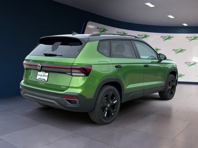 2026 Volkswagen Taos SE Black