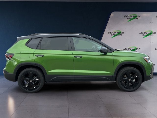 2026 Volkswagen Taos SE Black