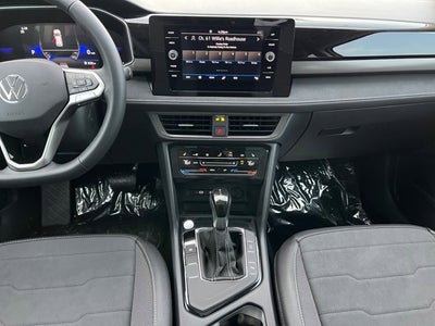 2026 Volkswagen Taos SE Black