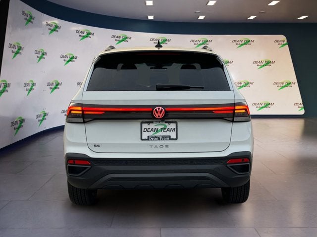 2026 Volkswagen Taos SE Black