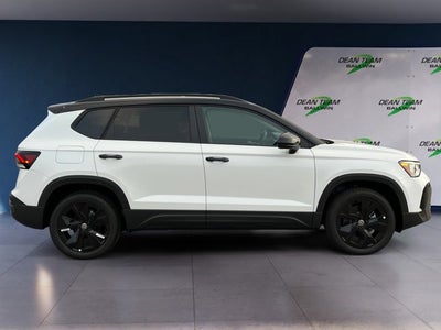 2026 Volkswagen Taos SE Black