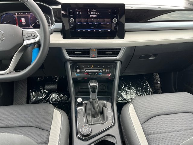 2025 Volkswagen Taos SEL