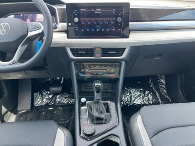 2025 Volkswagen Taos SEL