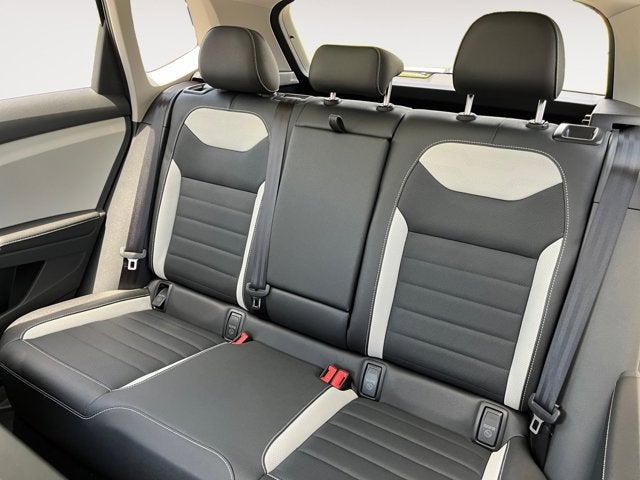 2025 Volkswagen Taos SEL