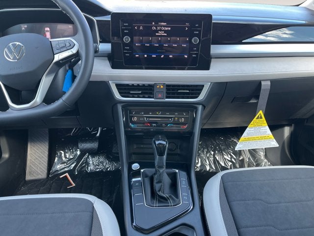 2025 Volkswagen Taos SE