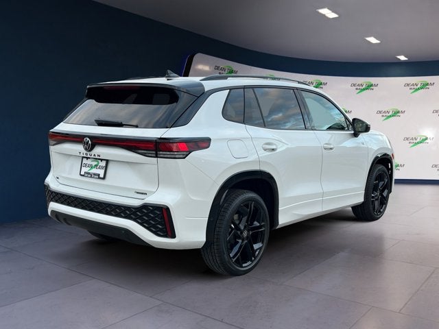 2026 Volkswagen Tiguan SE R-Line Black