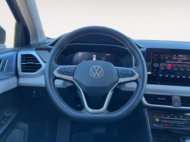 2025 Volkswagen Taos SE