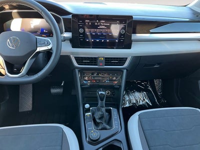 2025 Volkswagen Taos SE