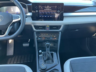 2025 Volkswagen Taos SE