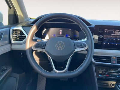 2025 Volkswagen Taos SE