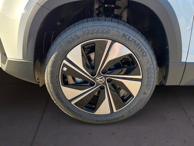 2025 Volkswagen Taos SE