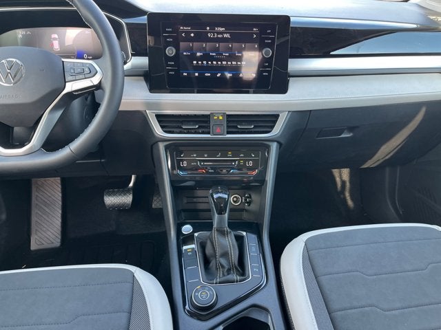 2025 Volkswagen Taos SE