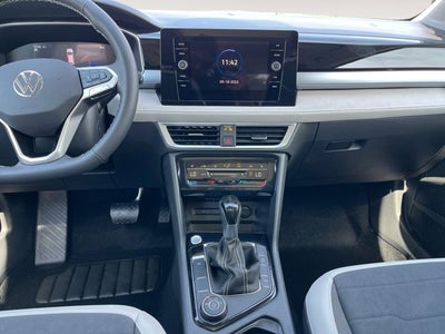 2025 Volkswagen Taos SE