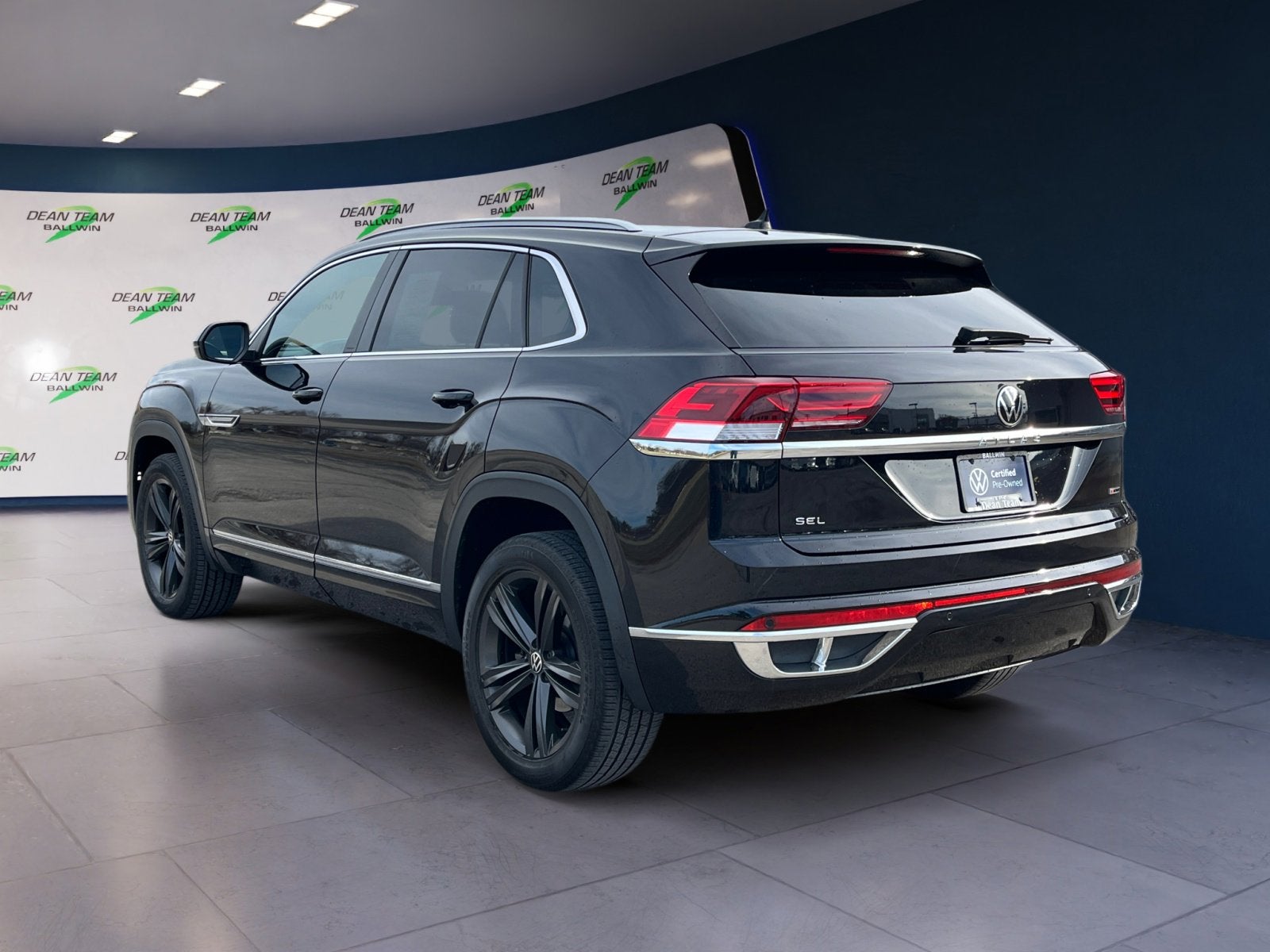 2022 Volkswagen Atlas Cross Sport 2.0T SEL R-Line